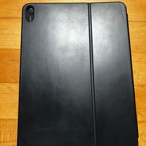 Smart Folio Keyboard Case for iPad Pro 11in (1st Gen) or iPad Air (4th & 5th)